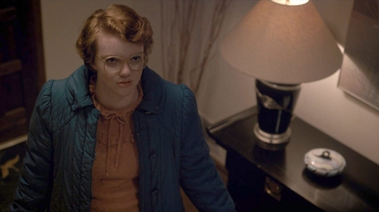 Miniatura: Zagrała Barb w serialu „Stranger Things”....